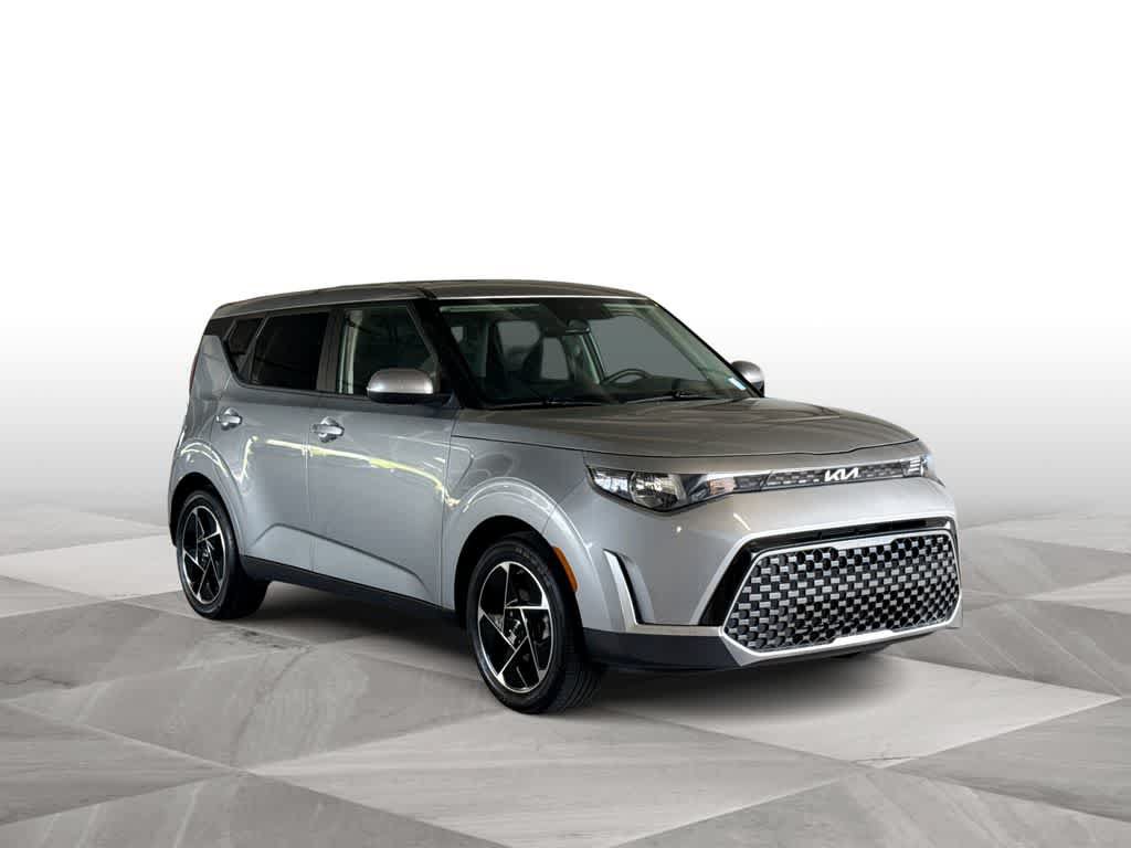Used 2024 Kia Soul EX FWD image 2