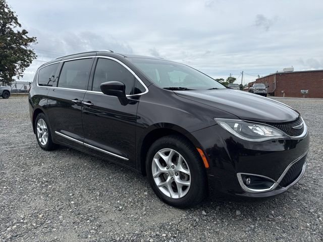 Used 2018 Chrysler Pacifica Touring-L Plus w/ Tire & Wheel Group FWD image 5