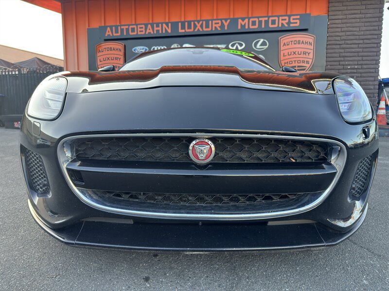 Used 2018 Jaguar F-TYPE Coupe RWD image 4
