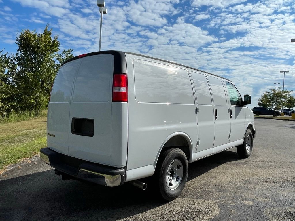 New 2025 Chevrolet Express 3500 w/ Driver Convenience Package RWD image 3