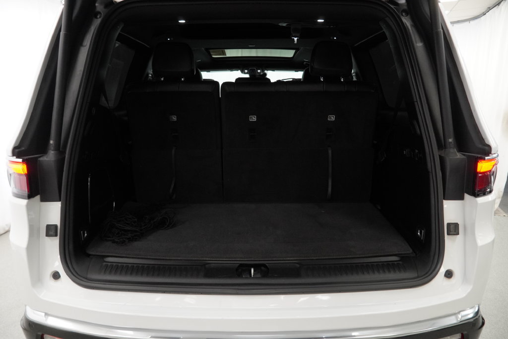 Used 2023 Jeep Wagoneer 4WD w/ Premium Group I image 38