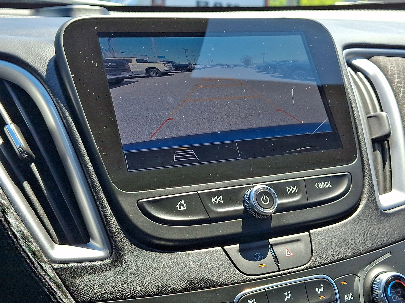 Used 2025 Chevrolet Malibu LT FWD image 17