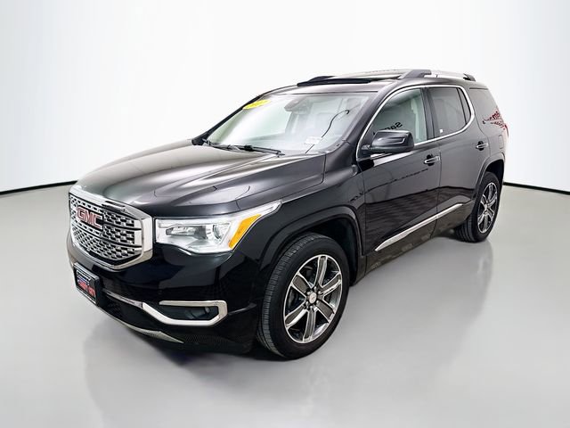 Used 2017 GMC Acadia Denali w/ Technology Package image 3