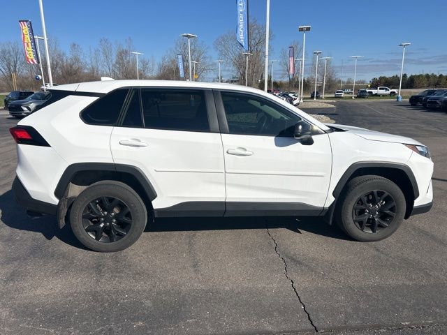 Used 2024 Toyota RAV4 LE image 4