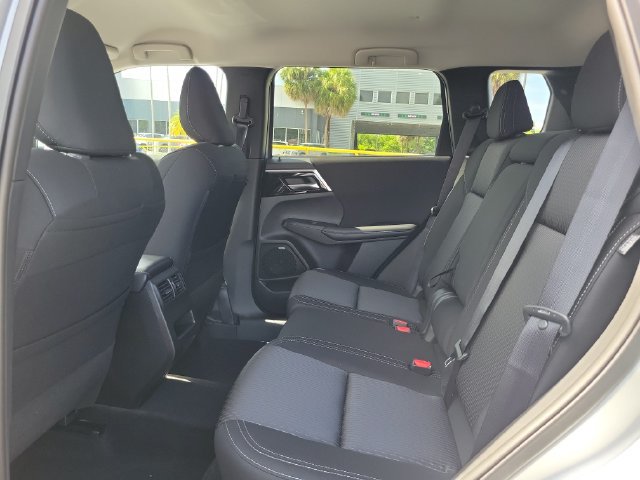 Used 2026 Mitsubishi Outlander ES FWD image 12