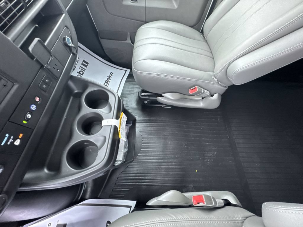 New 2025 GMC Savana 3500 Extended RWD image 25