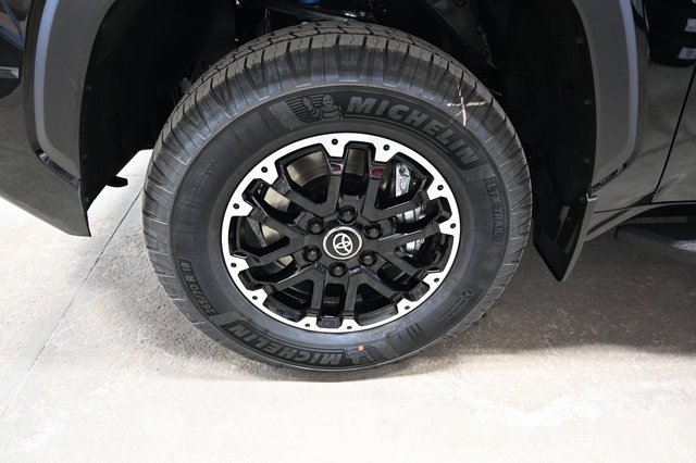 New 2026 Toyota Tundra SR5 image 32