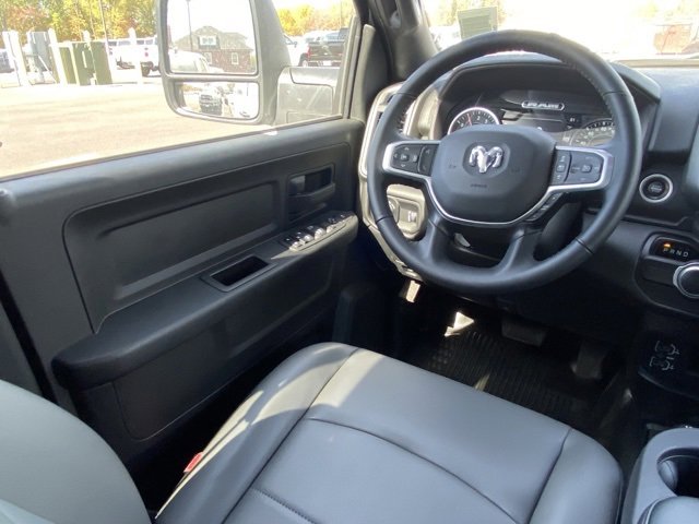 New 2023 RAM 3500 Tradesman w/ Safety Group image 32