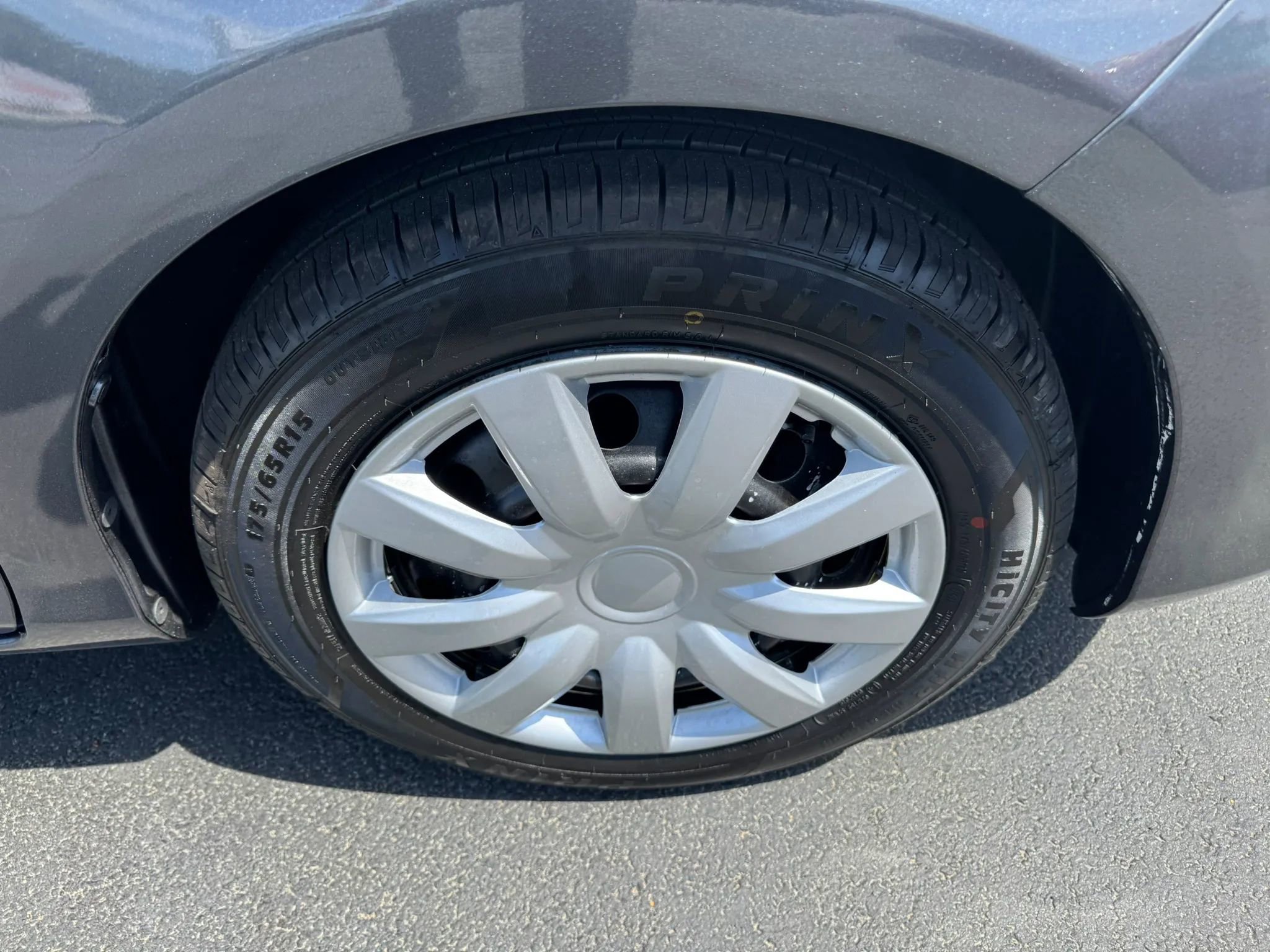 Used 2013 Toyota Yaris LE FWD image 15