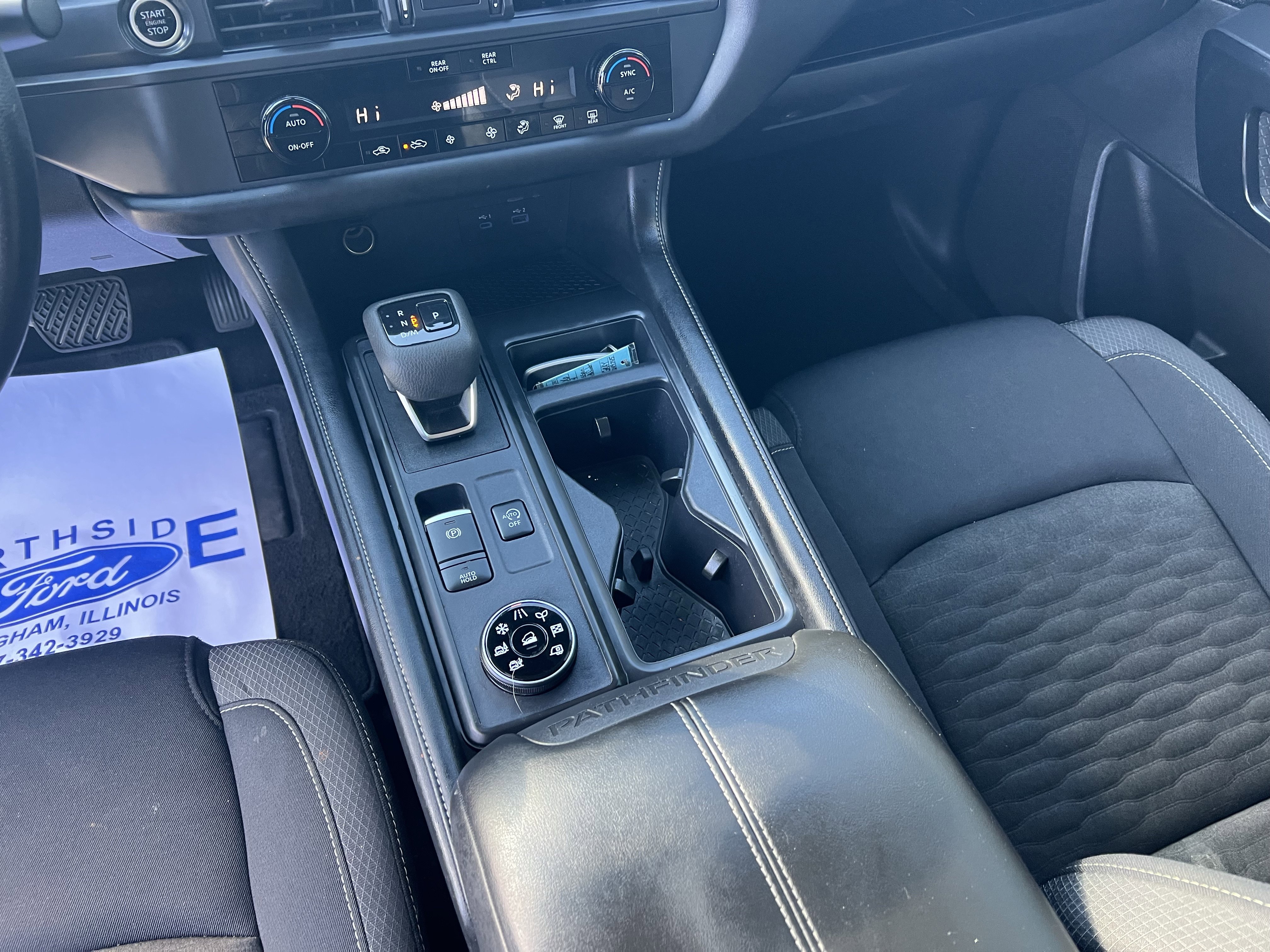 Used 2024 Nissan Pathfinder S image 28