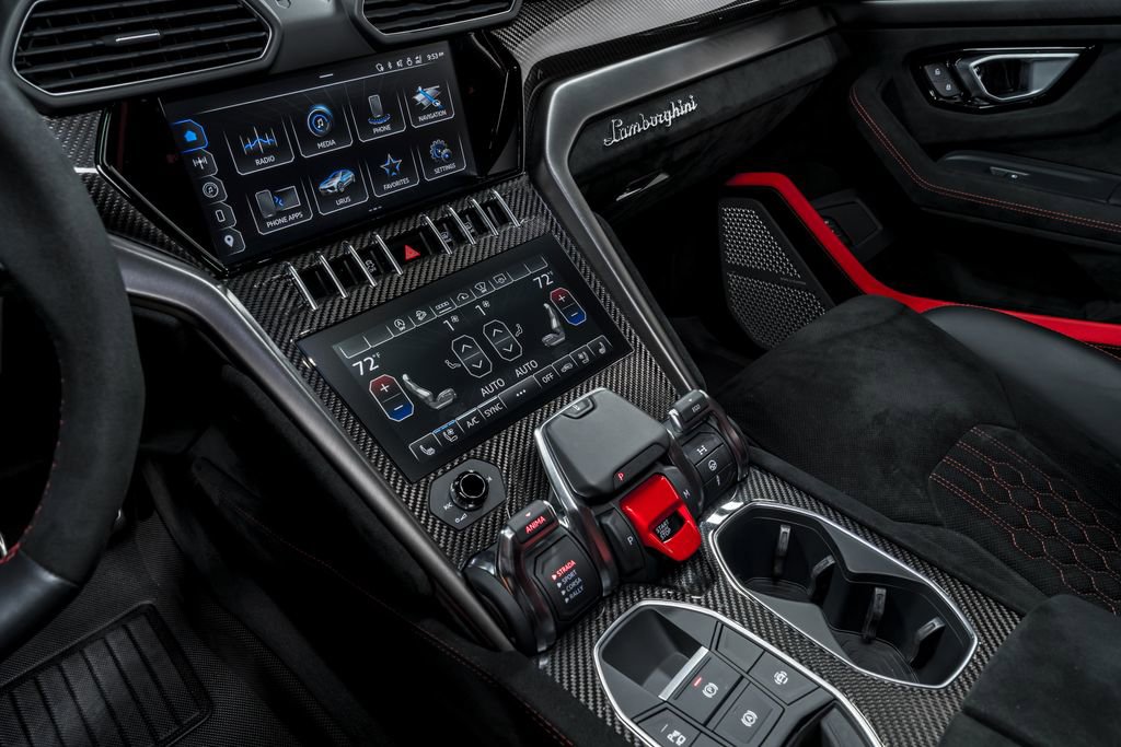Used 2023 Lamborghini Urus Performante AWD/4WD image 24