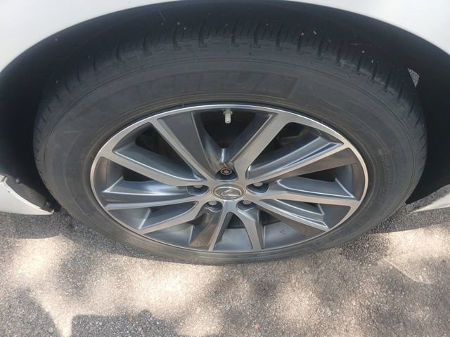 Used 2016 Lexus ES 300h w/ Luxury Package w/Wood Trim FWD image 4