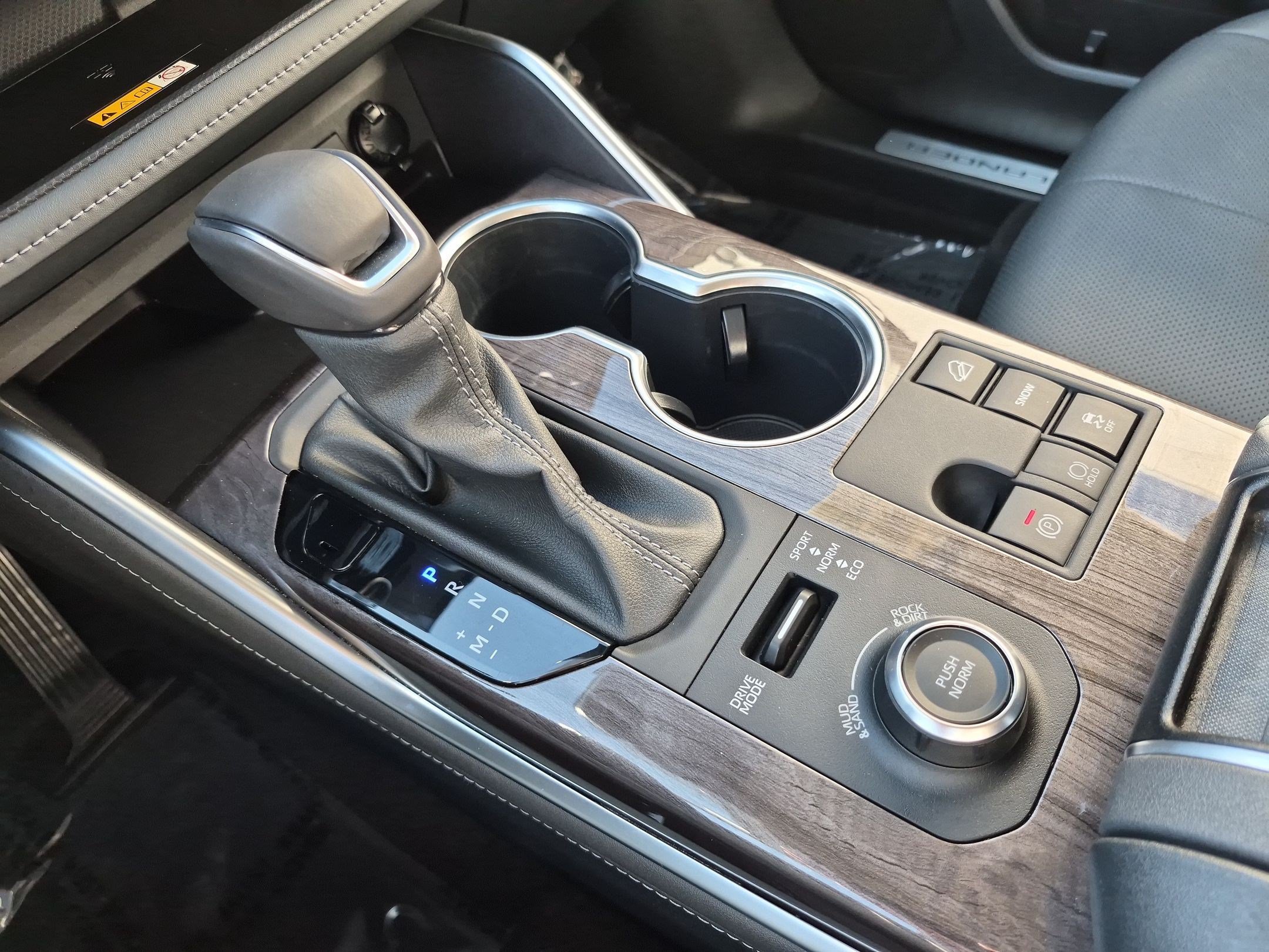 Used 2024 Toyota Highlander Limited AWD/4WD image 29