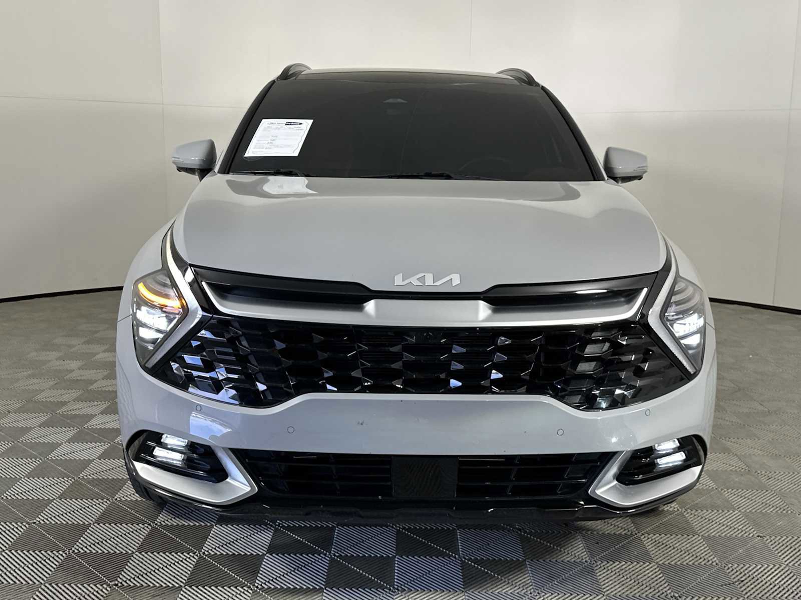 Used 2025 Kia Sportage SX image 3