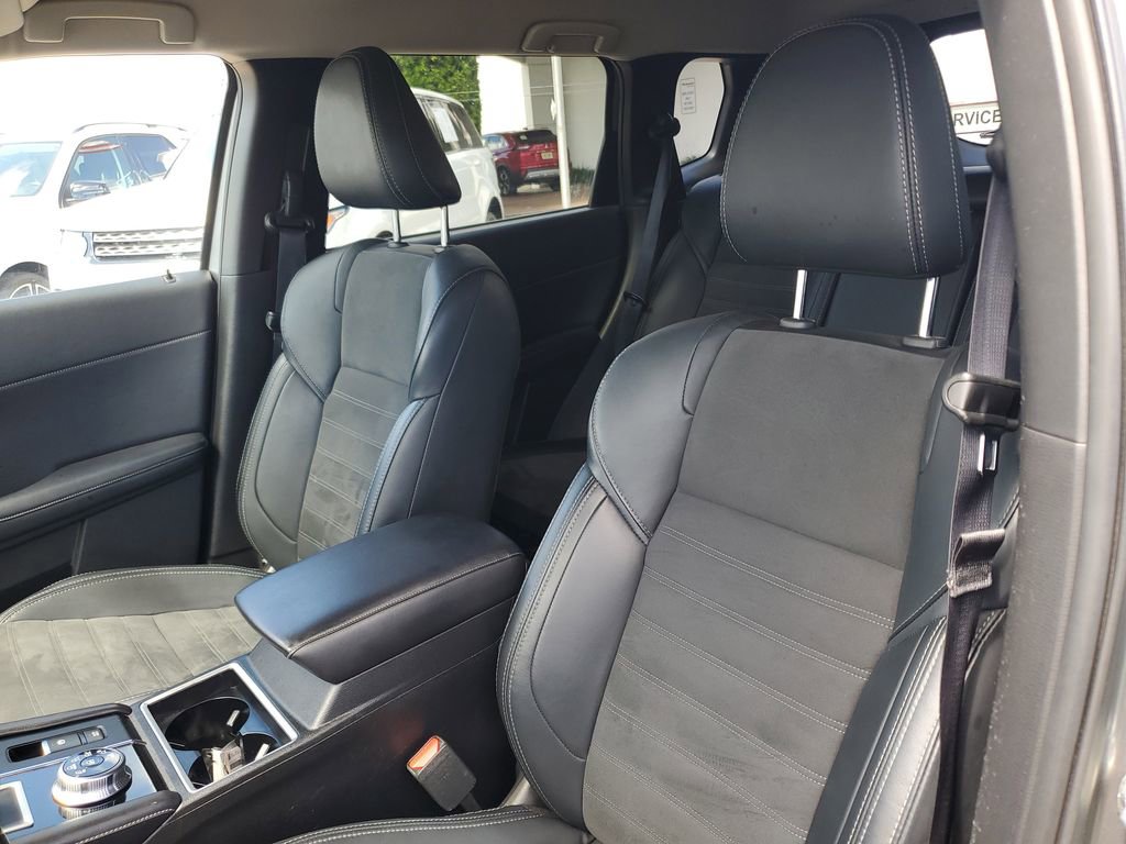 Used 2024 Mitsubishi Outlander AWD image 20