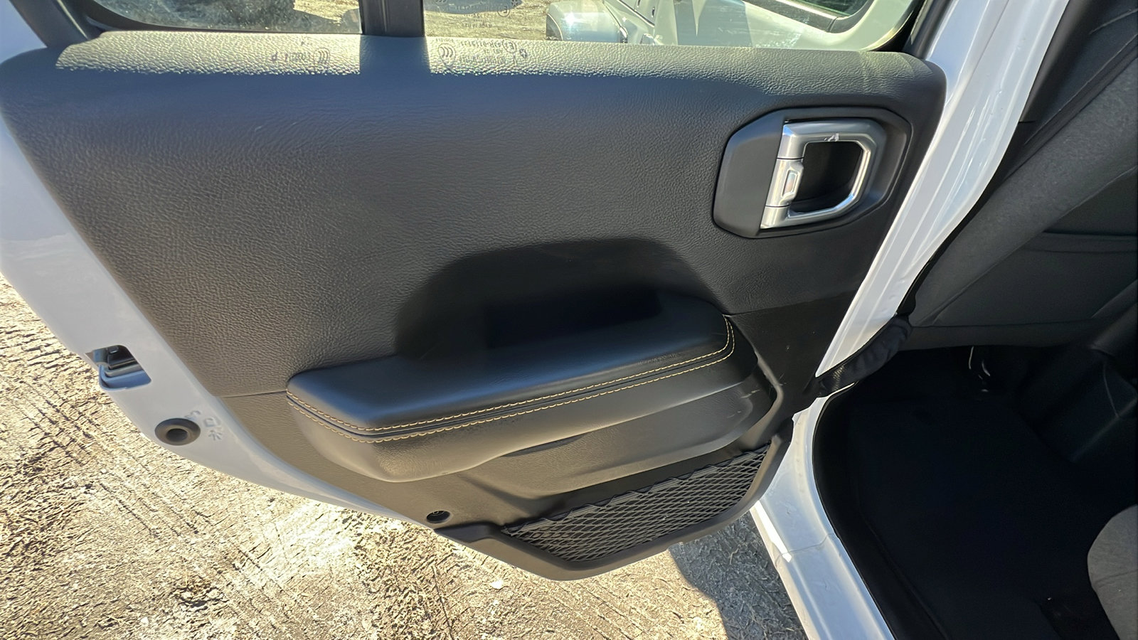 Used 2025 Jeep Wrangler Sahara image 22