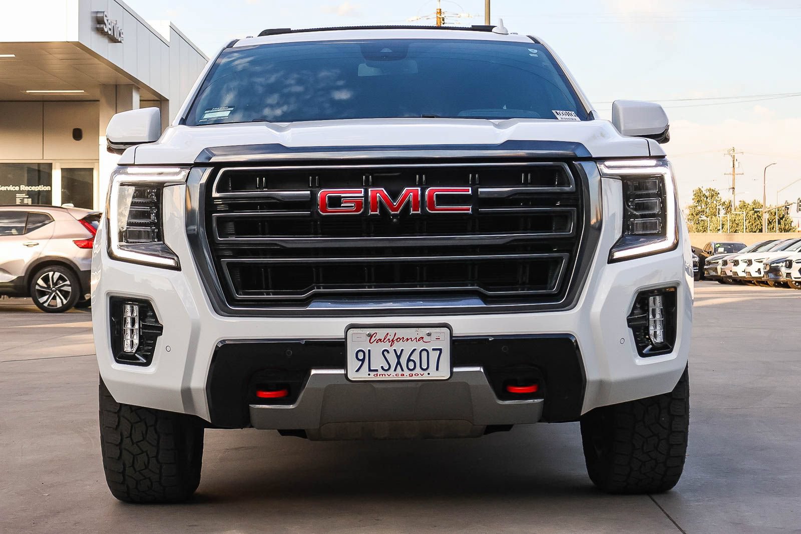 Used 2024 GMC Yukon AT4 w/ AT4 Premium Plus Package AWD/4WD image 2