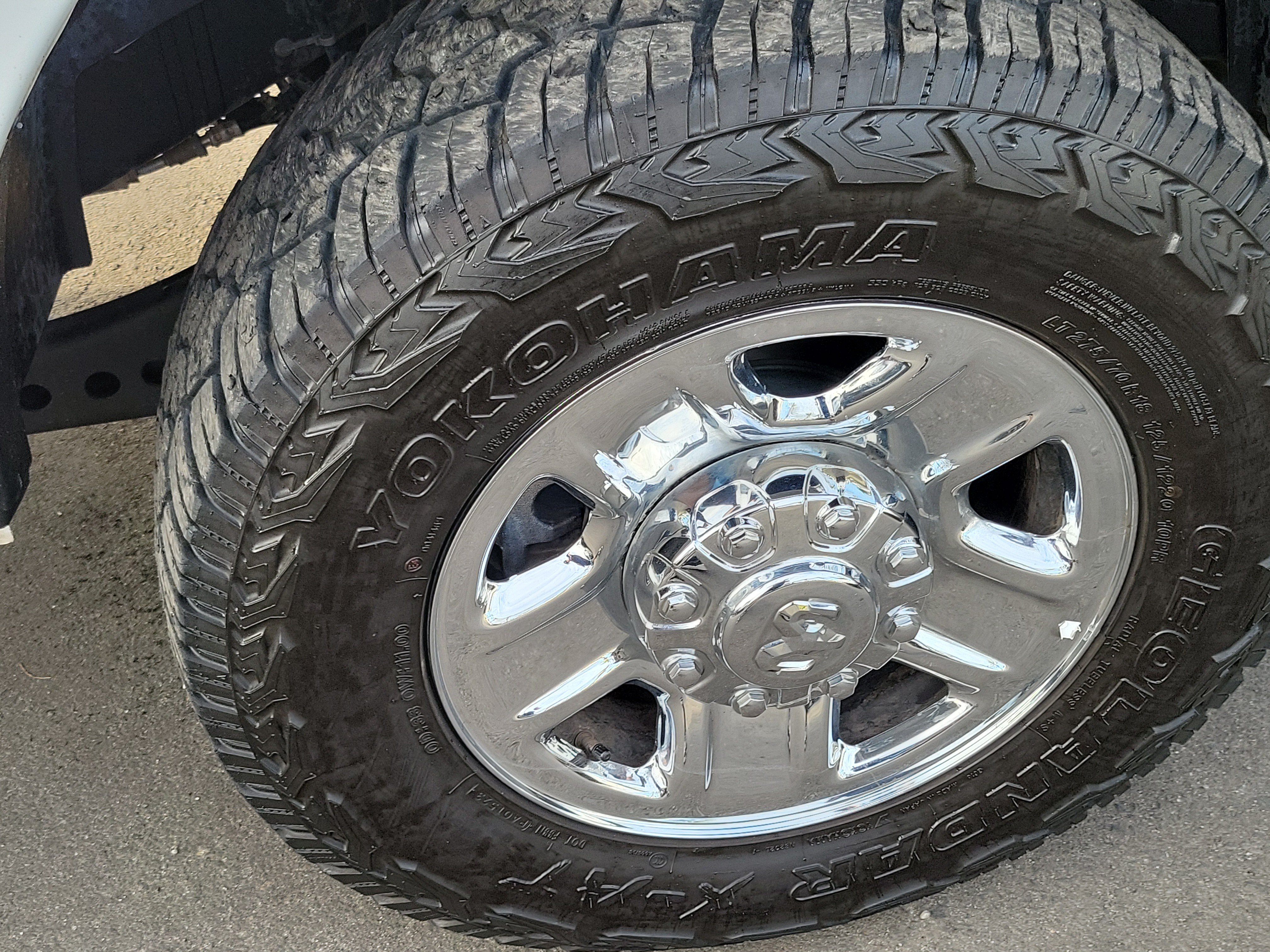 Used 2022 RAM 2500 Tradesman w/ Chrome Appearance Group AWD/4WD image 32