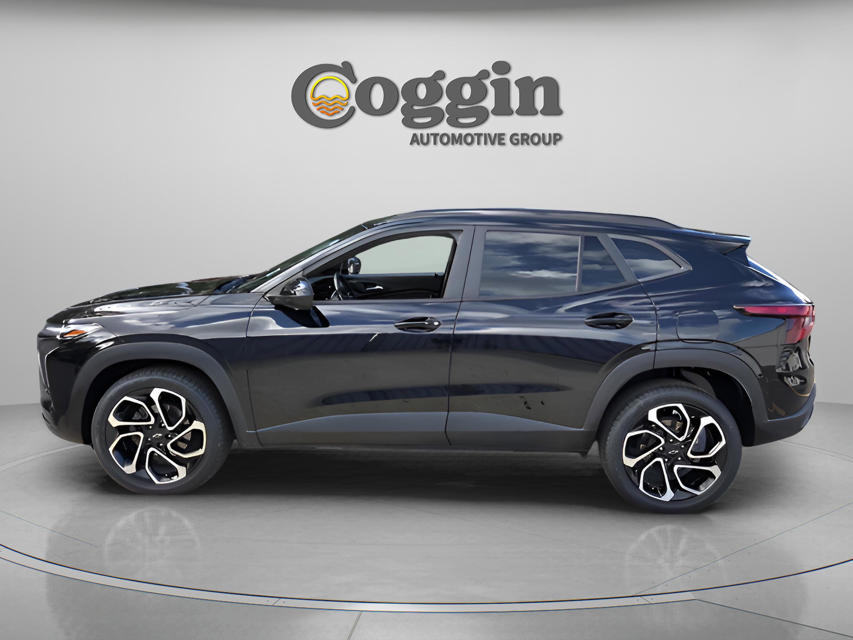 Used 2024 Chevrolet Trax RS image 2