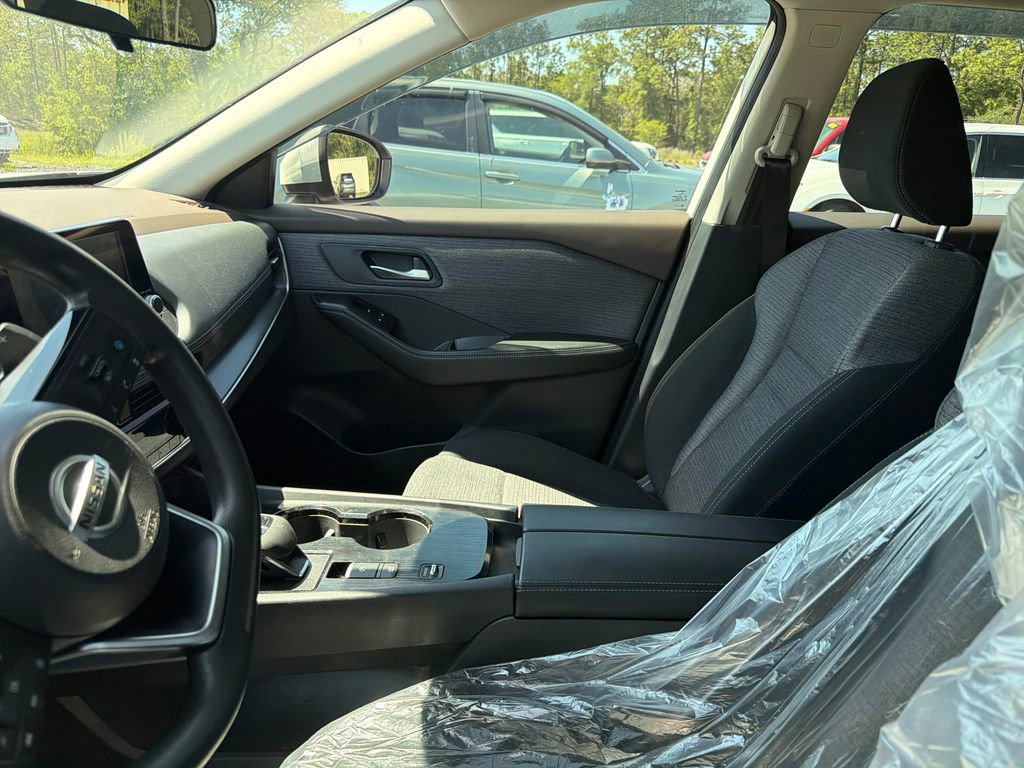 Used 2021 Nissan Rogue SV FWD image 9