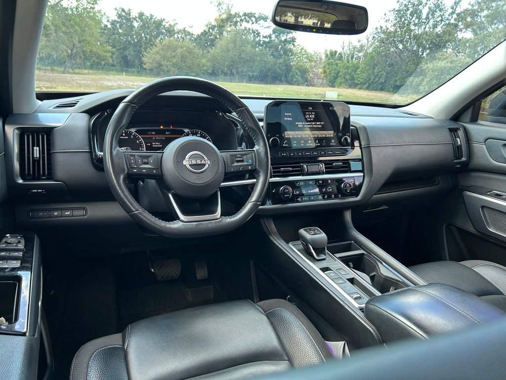 Used 2022 Nissan Pathfinder SL image 12