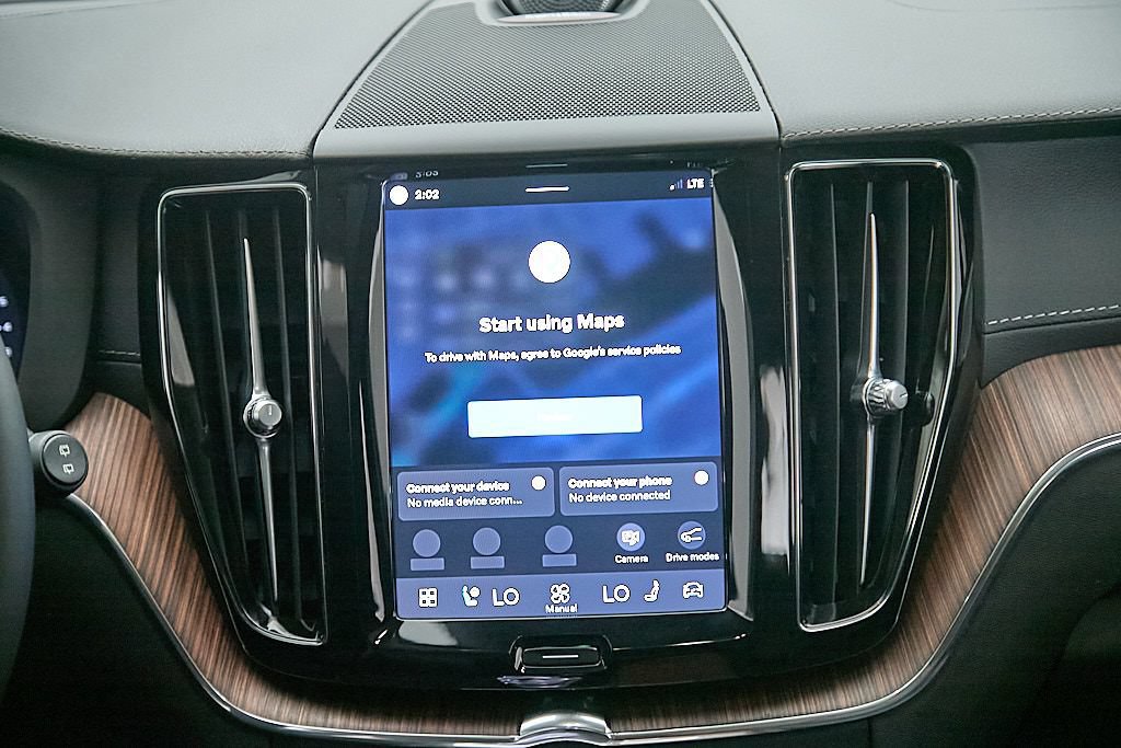 Certified 2024 Volvo XC60 B5 Ultimate w/ Climate Package AWD/4WD image 29