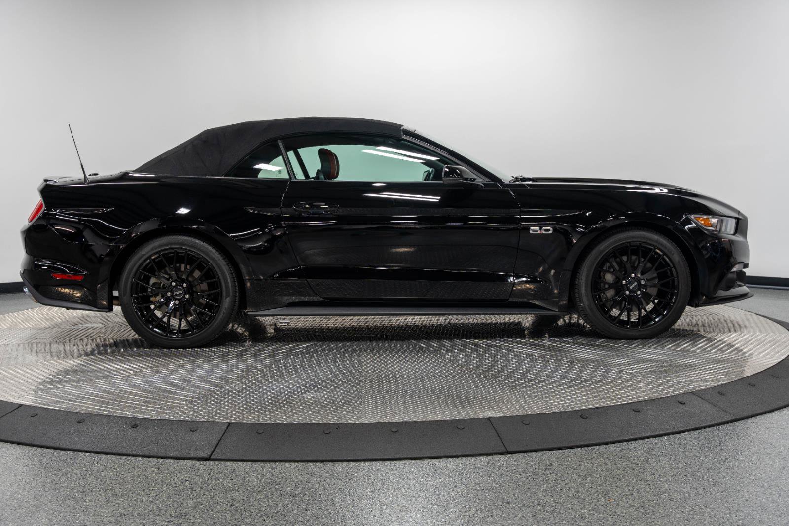 Used 2015 Ford Mustang GT Premium w/ Equipment Group 401A image 28