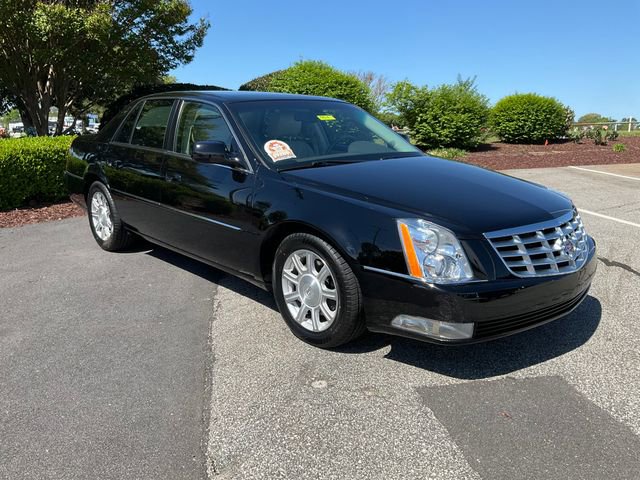 Used 2011 Cadillac DTS image 3