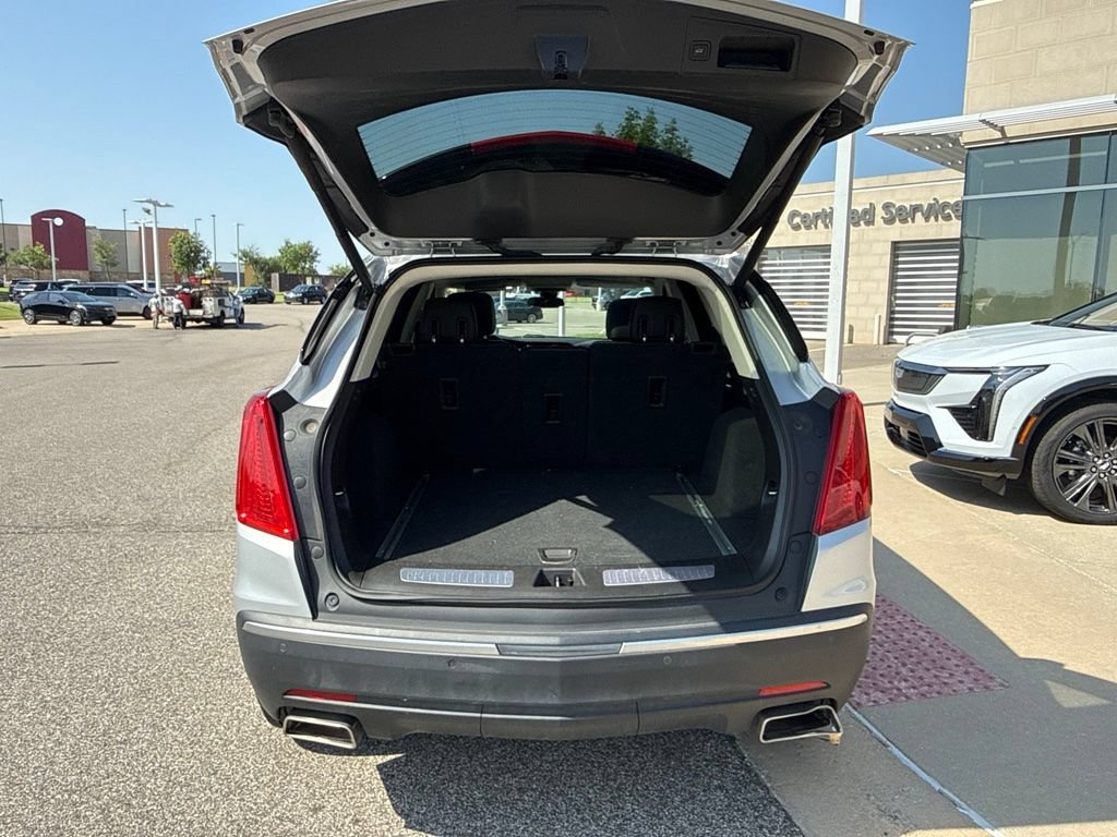 Used 2018 Cadillac XT5 Luxury w/ Driver Awareness Package FWD image 6