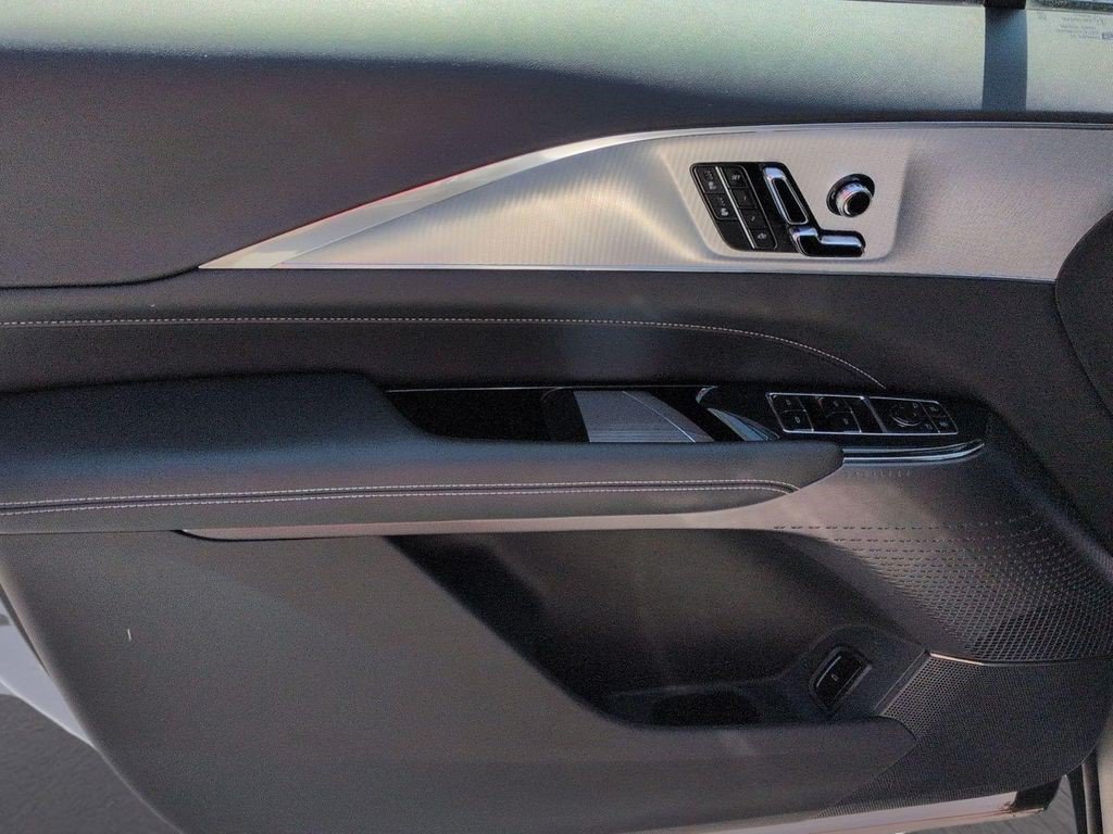 Certified 2024 Cadillac Lyriq Tech RWD image 22