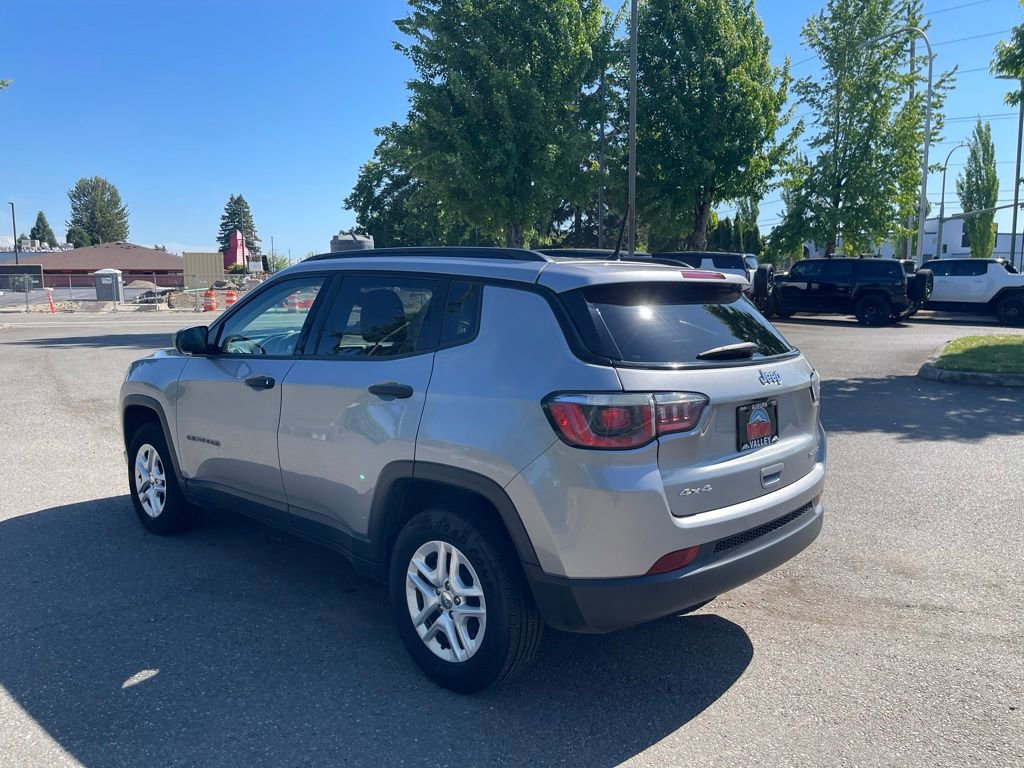 Used 2018 Jeep Compass Sport AWD/4WD image 3