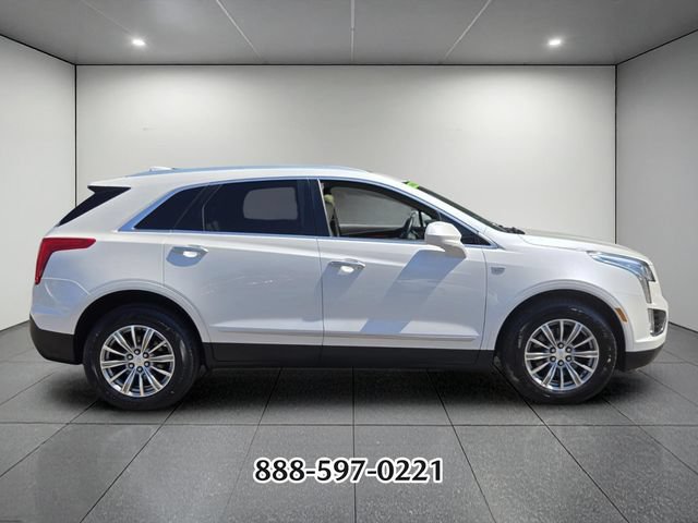 Used 2018 Cadillac XT5 Luxury w/ Driver Awareness Package FWD image 6