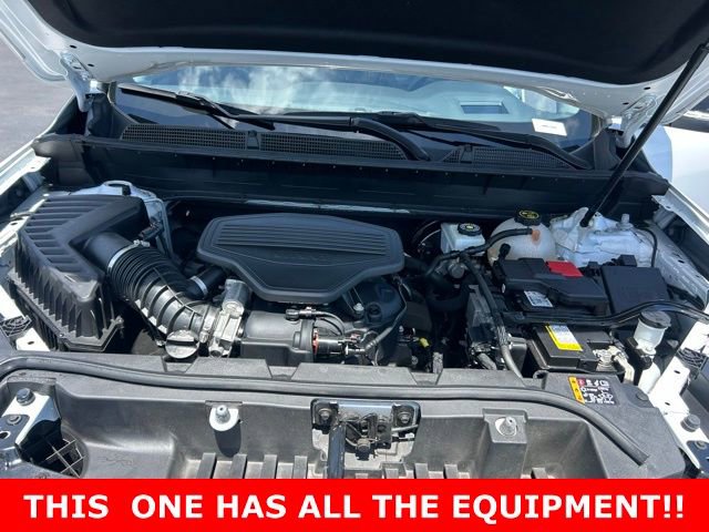 Used 2023 GMC Acadia AT4 w/ Technology Package AWD/4WD image 11