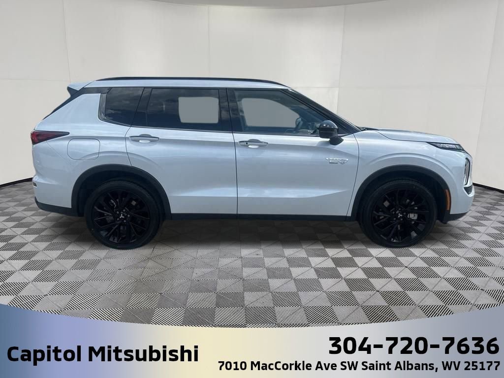 New 2025 Mitsubishi Outlander SEL Black Edition image 11