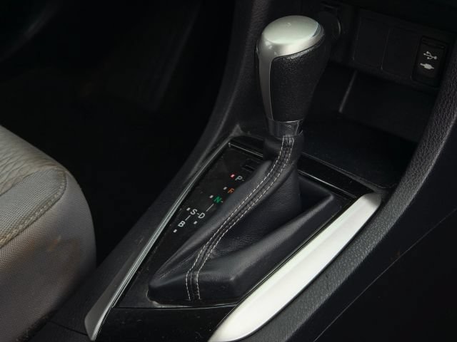 Used 2014 Toyota Corolla LE FWD image 33