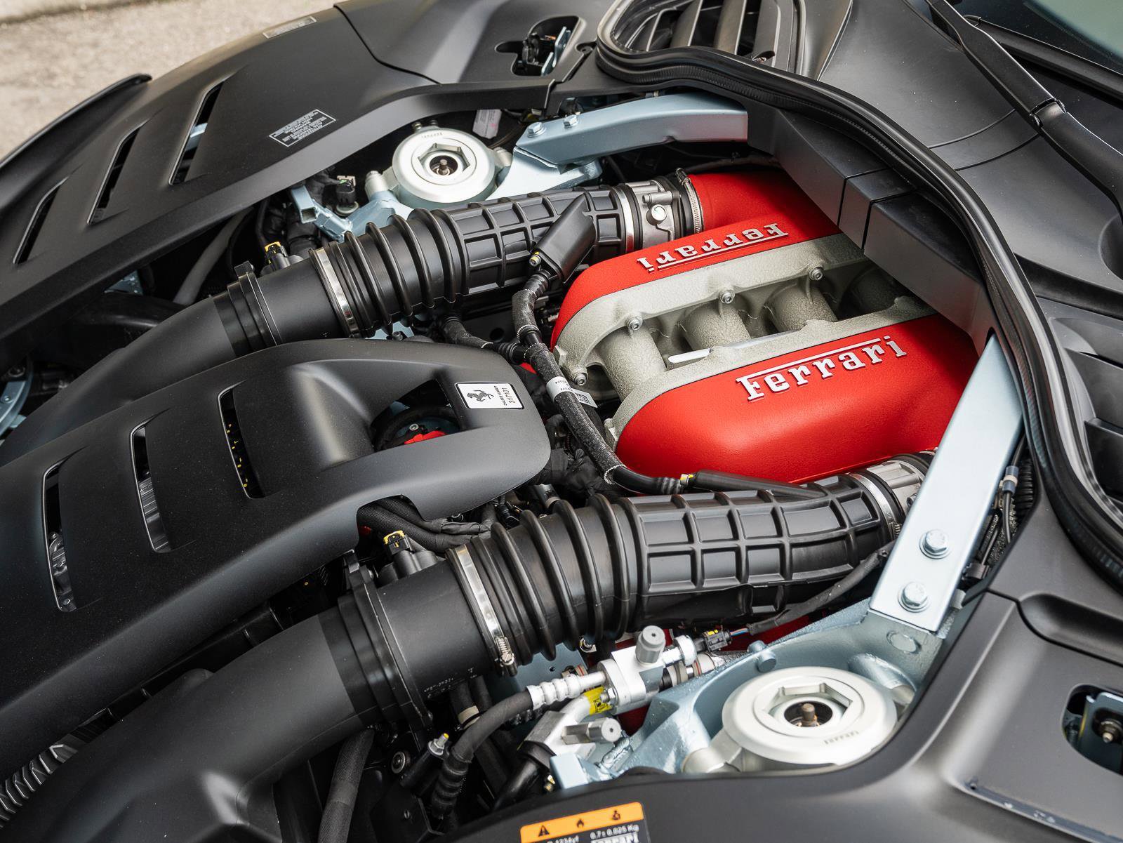 Used 2025 Ferrari Purosangue image 28