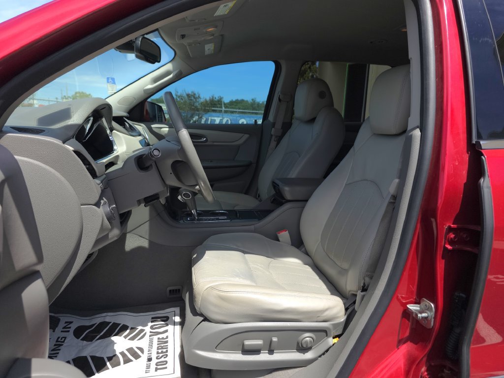 Used 2014 Chevrolet Traverse LTZ FWD image 10