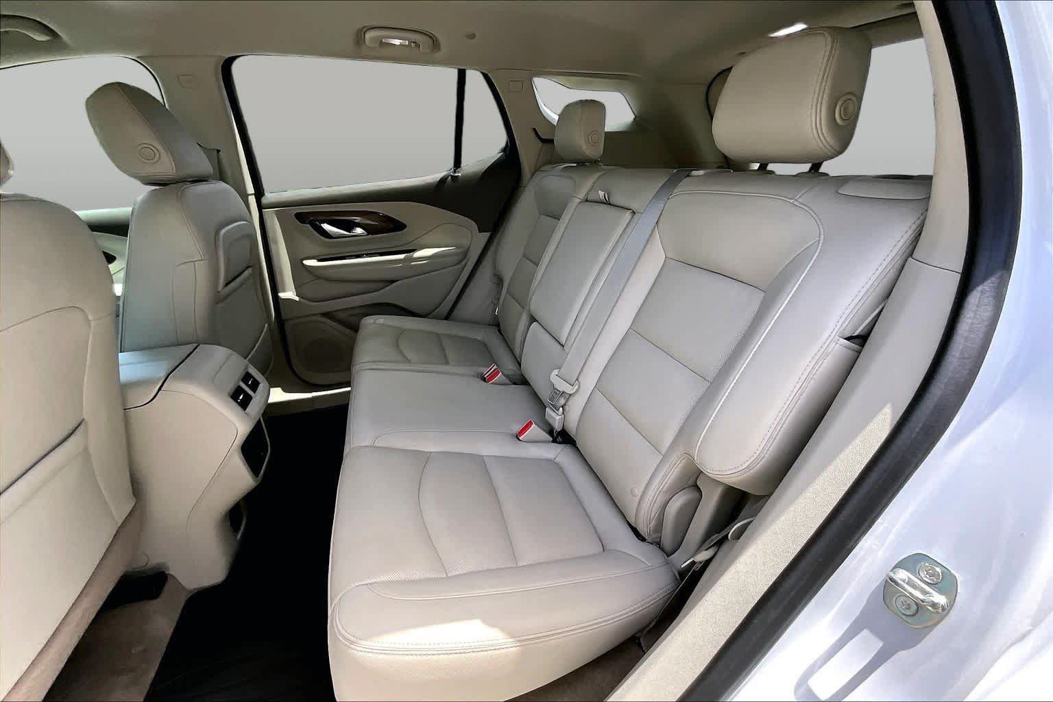 Used 2020 GMC Terrain Denali w/ Denali Premium Package FWD image 21