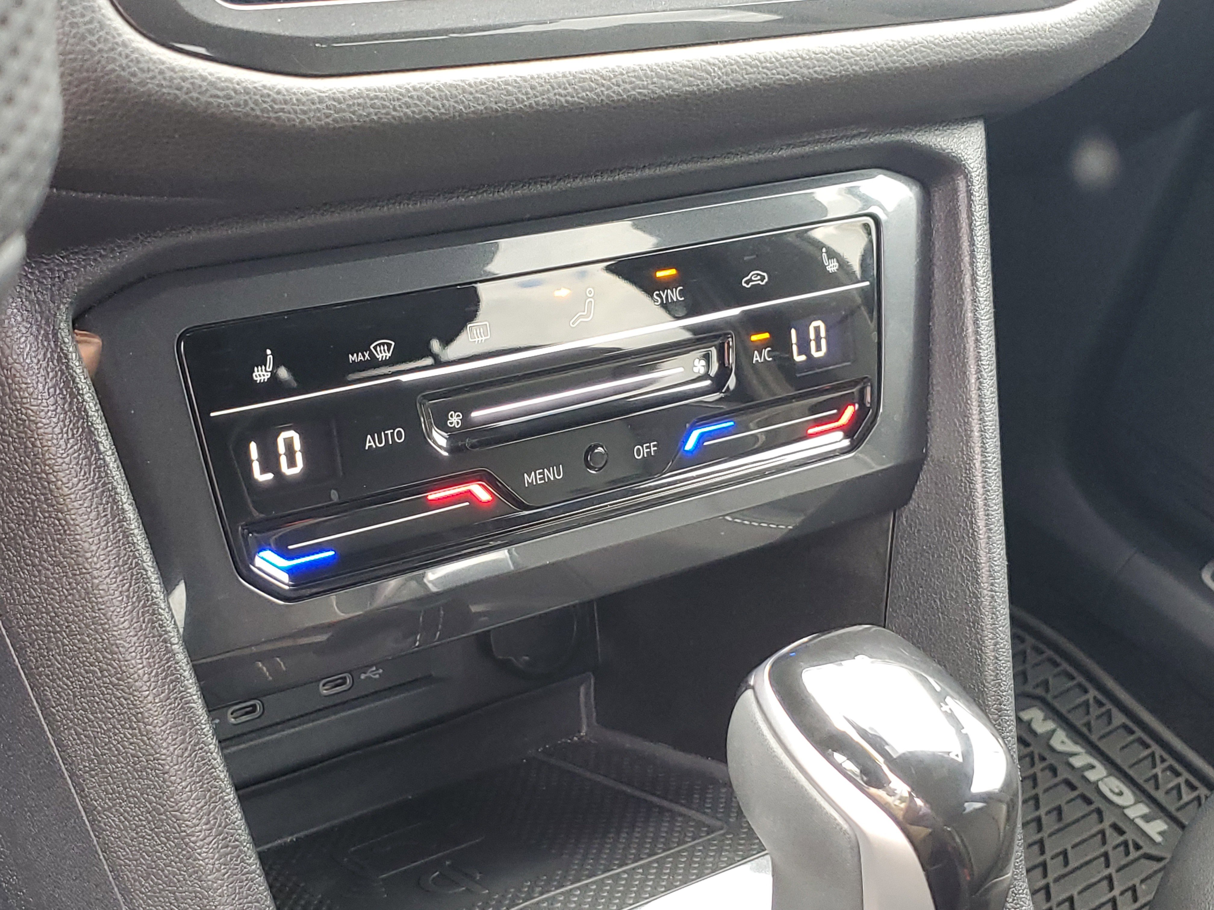 Used 2022 Volkswagen Tiguan SE R-Line FWD image 26