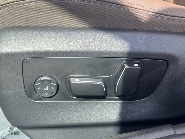 Certified 2025 BMW 540i xDrive w/ Premium Package image 12