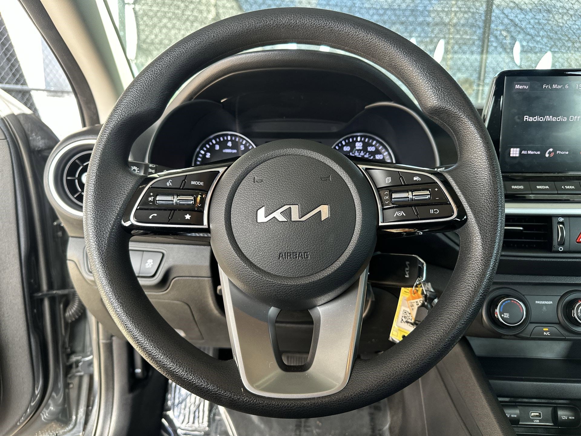 Used 2023 Kia Forte LXS w/ LXS Technology Package image 11