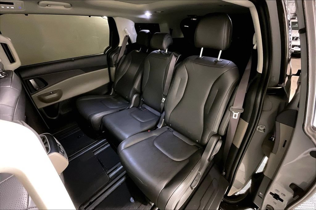 Used 2026 Kia Carnival SX FWD image 25
