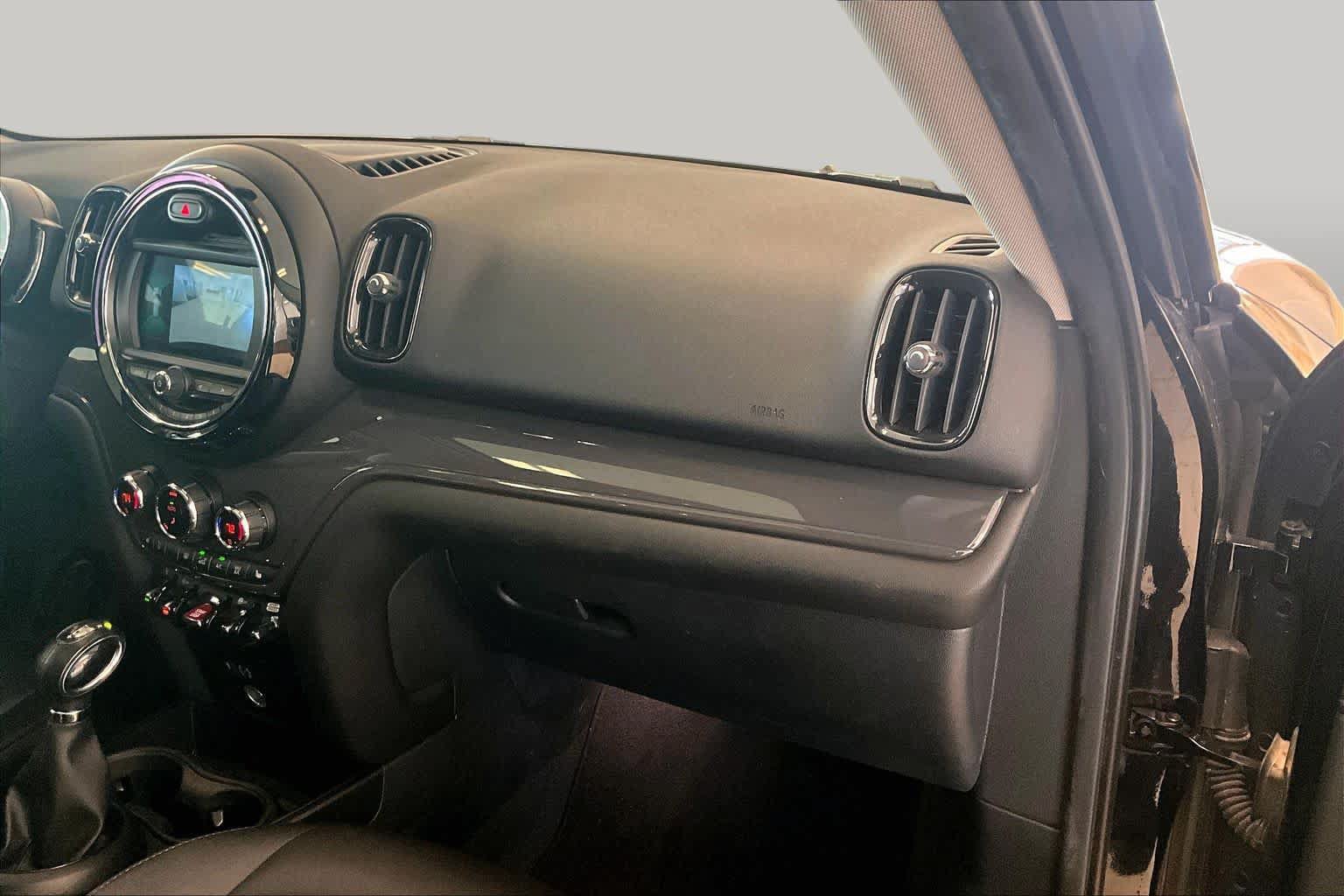 Used 2018 MINI Cooper Countryman FWD image 17