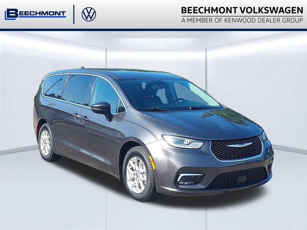 Used 2023 Chrysler Pacifica Touring-L