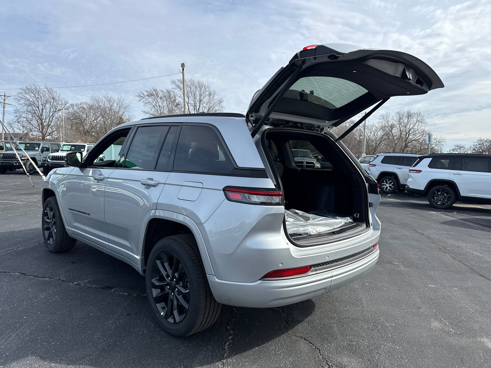 New 2026 Jeep Grand Cherokee Limited AWD/4WD image 19