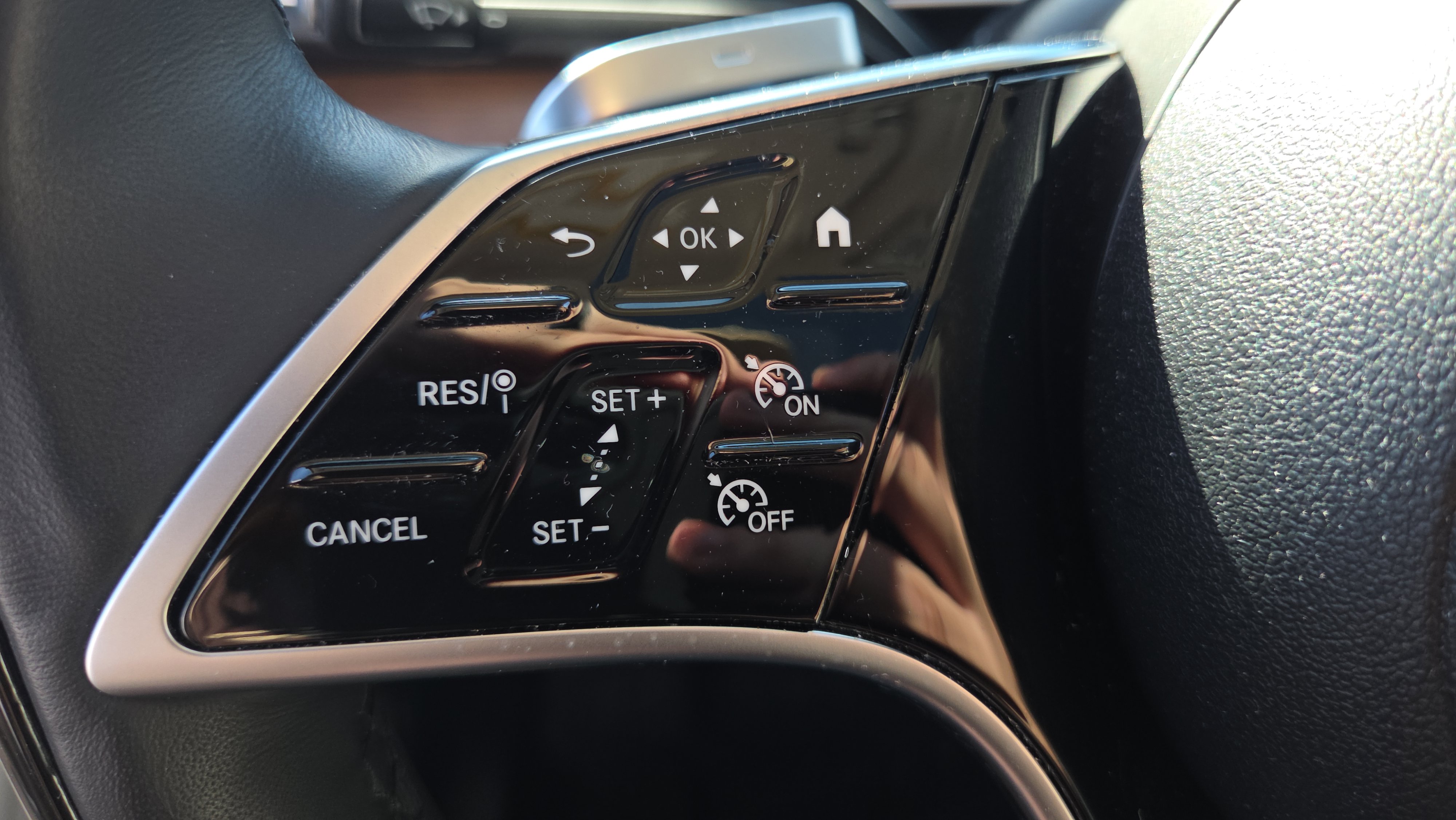 Used 2024 Mercedes-Benz GLE 350 4MATIC image 24