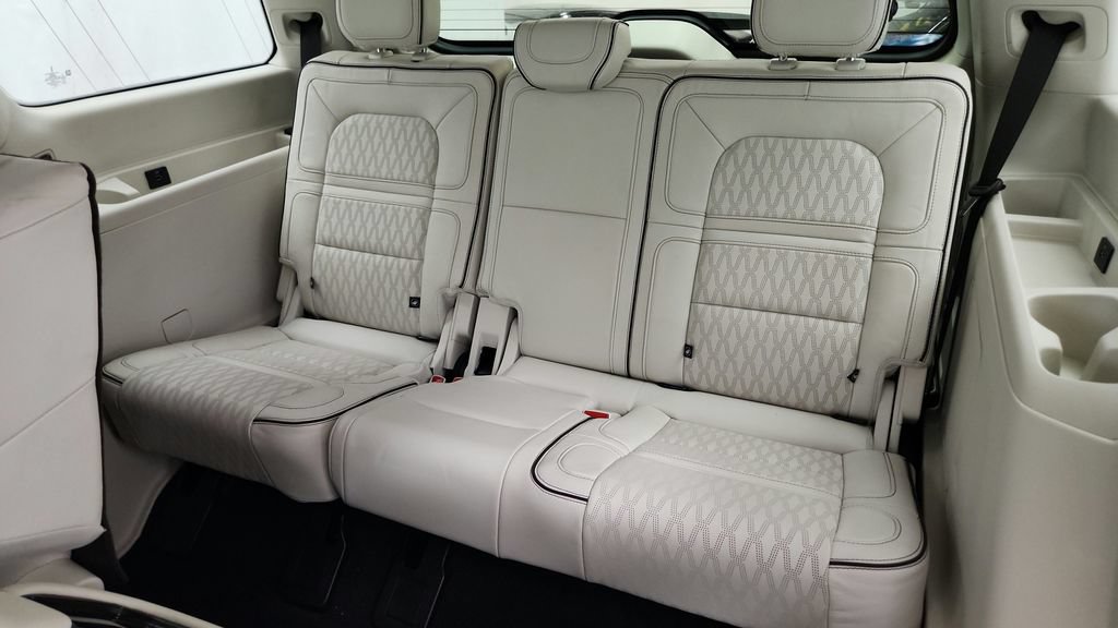 Used 2024 Lincoln Navigator Black Label AWD/4WD image 39