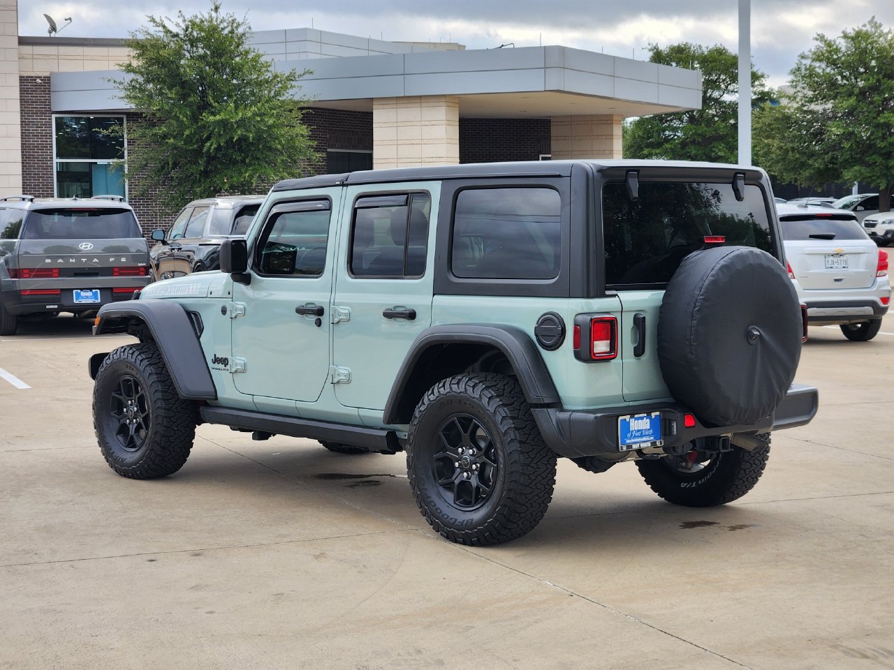 Used 2024 Jeep Wrangler Unlimited Sport AWD/4WD image 8