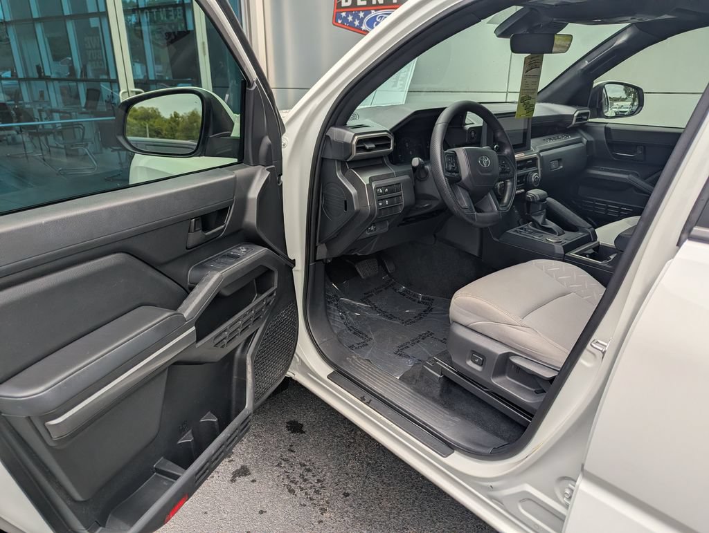 Used 2025 Toyota Tacoma SR5 RWD image 9