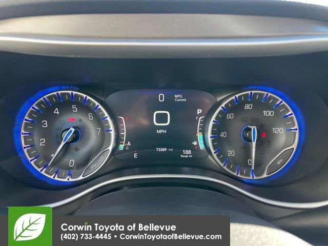 Used 2024 Chrysler Pacifica Touring-L image 9